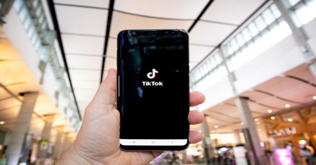 Aprenda a auditar e validar a conexão do TikTok Shop na Shopify. Checklist prático para corrigir catálogo, permissões e rastreamento de conversões.