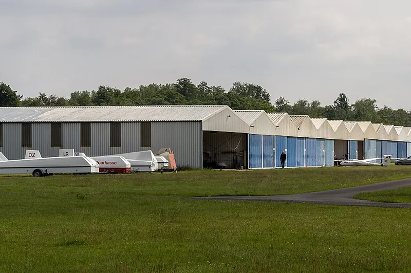 Agente de IA para Empresas de Hangaragem e Atendimento VIP em Aeroportos (FBO)