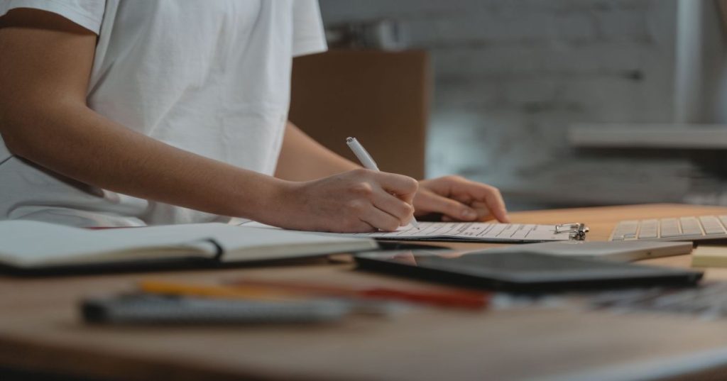 Sua loja Shopify está quase pronta? Confira o checklist técnico de polimento visual, testes de checkout, analytics e performance antes de abrir as vendas.