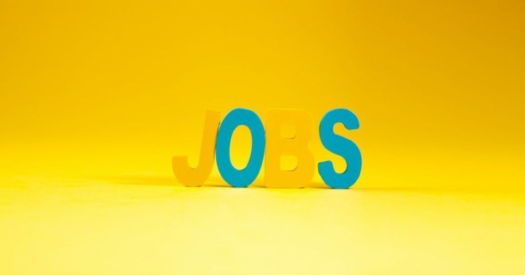 Descubra como estruturar e otimizar descrições de produtos no e-commerce para ranquear no Google, usando técnicas de SEO on-page, dados estruturados e semântica.