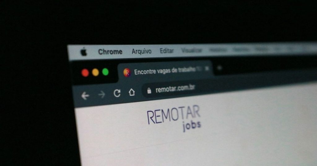 Aprenda a transformar pesquisas complexas de Processamento de Linguagem Natural em artigos técnicos ranqueáveis com SEO semântico, Schema e E-E-A-T.