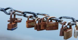 Aprenda a estruturar uma estratégia de link building no mercado alemão (.de) para nichos técnicos e complexos, evitando PBNs e penalizações no Google.