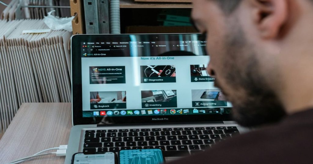 Descubra como estruturar a produção de artigos claros para SEO, unindo legibilidade, intenção de busca e dados estruturados para ranquear no topo do Google.