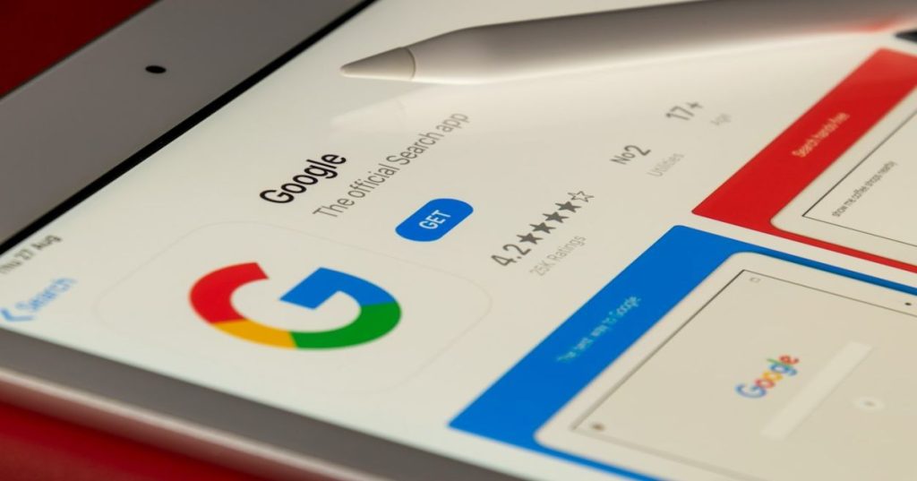 Aprenda a aplicar SEO para empresas de mudança e descarte: arquitetura local, schema markup, Core Web Vitals e técnicas para gerar agendamentos orgânicos.