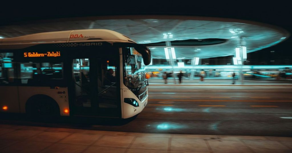 Aprenda a estruturar o SEO para transporte de veículos e atraia chamadas qualificadas para sua empresa com otimização técnica, local e de conversão.